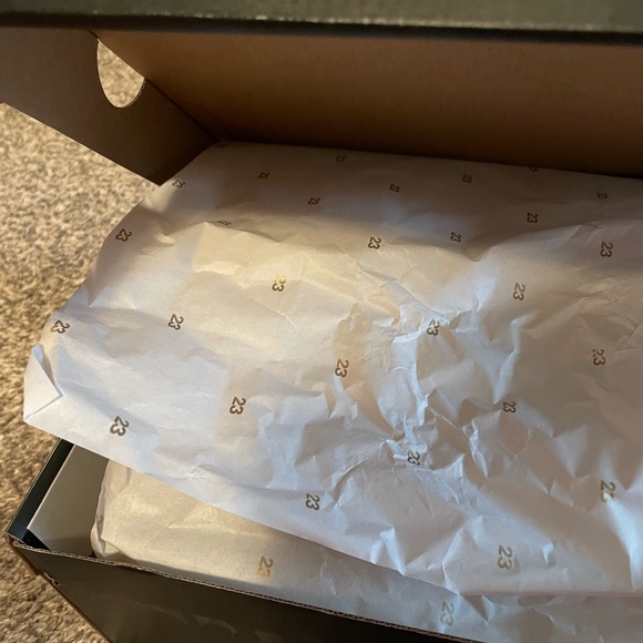 Jordan Cover 3 ‘Bred’ - Picture 3 of 8